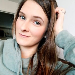 Meet your Posher, Leah